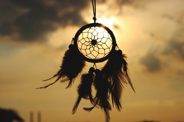 Dreamcatcher-talismano che collega con il sole