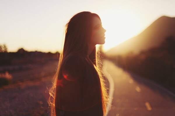 Chica a la luz del sol