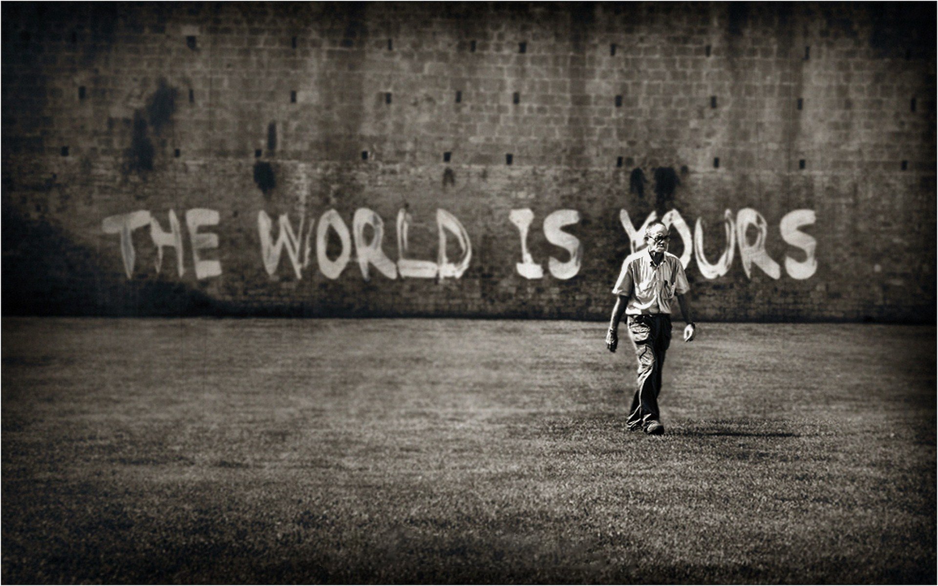 the world is yours die welt gehört dir mann wand inschrift