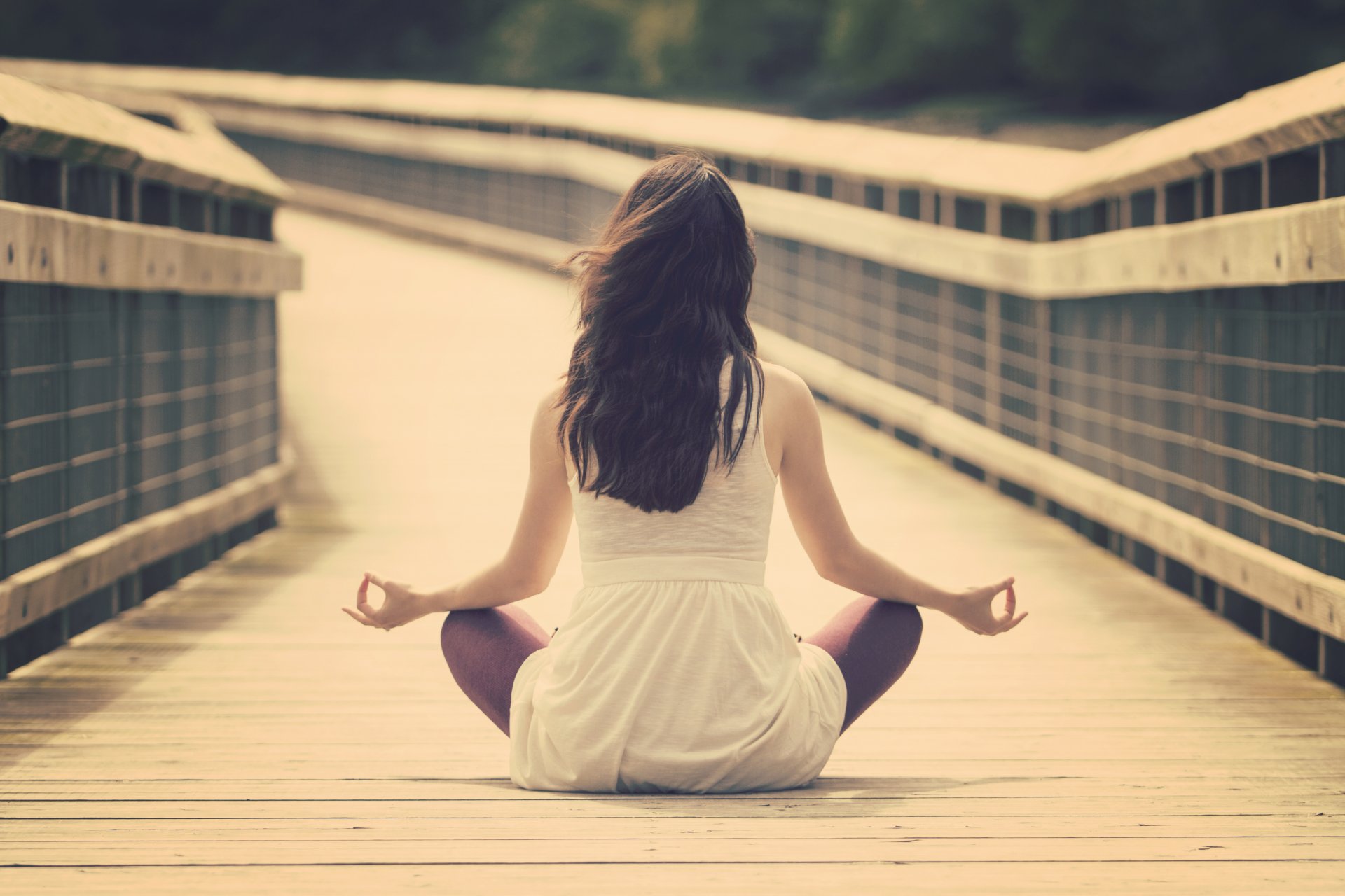 chica meditación calma