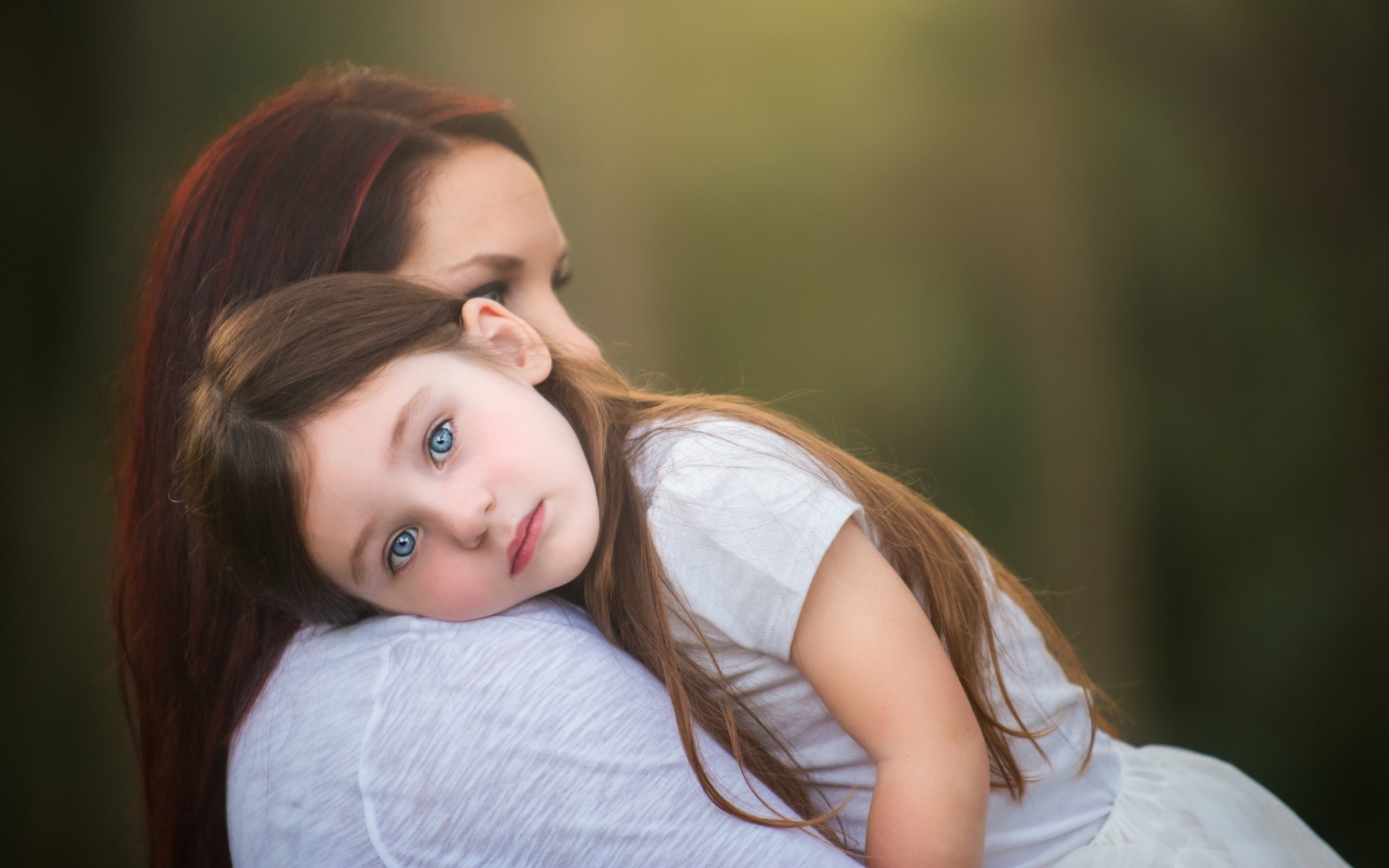 ragazza mamma sguardo ragazza bambino sfondo carta da parati widescreen a schermo intero widescreen widescreen