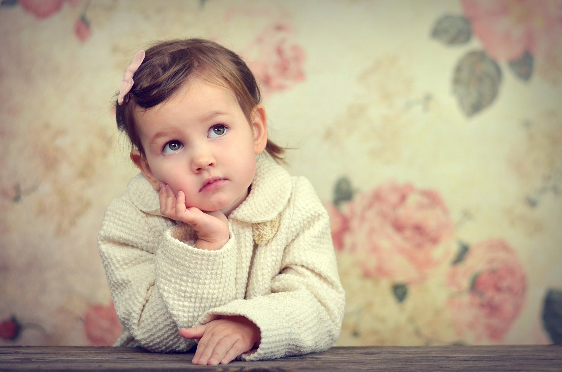 niña estado de ánimo tristeza mirada niña bebé fondo papel pintado pantalla ancha pantalla completa pantalla ancha pantalla ancha