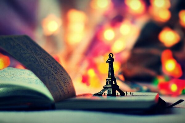 The book of the Eiffel Tower bright wallpaper