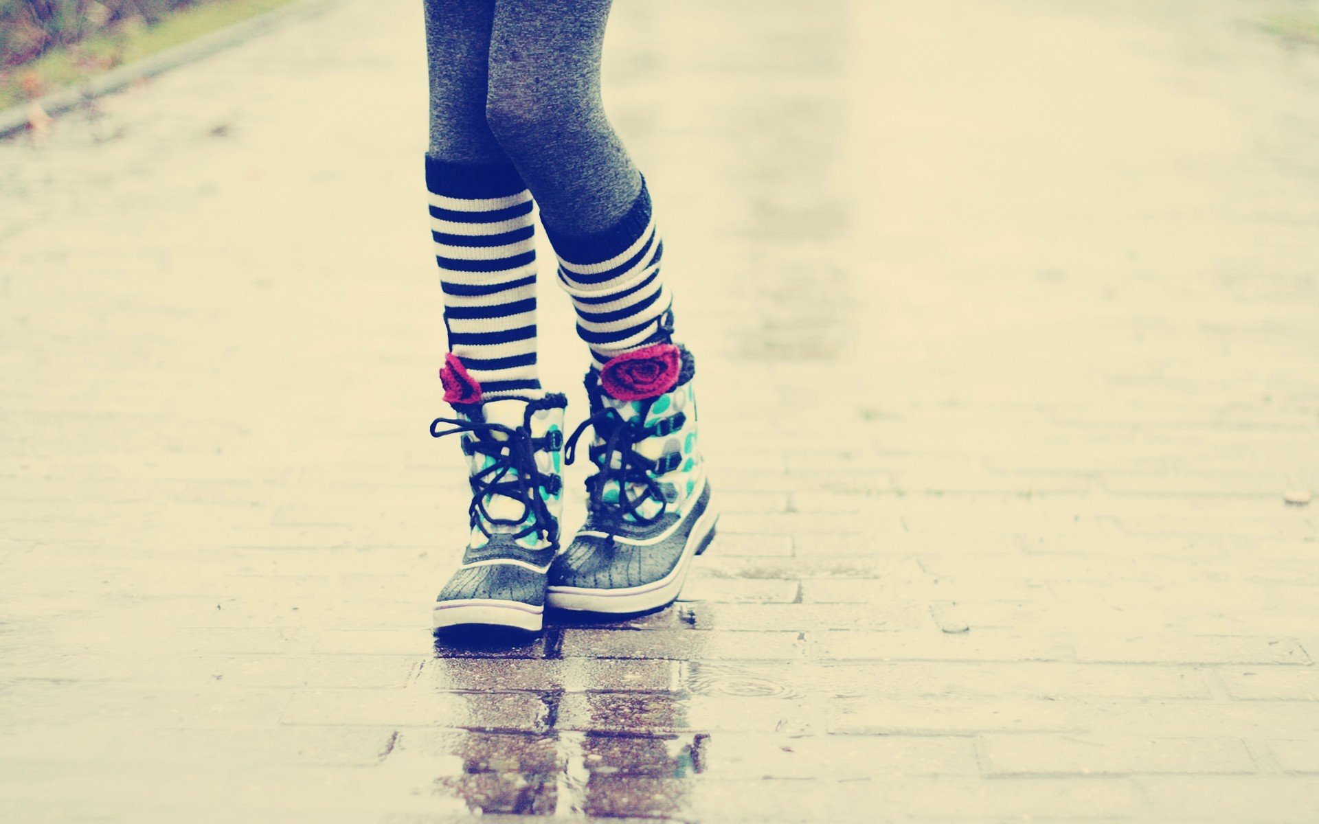 estado de ánimo zapatillas de deporte zapatos jeans devshuka lluvia mojado asfalto fondo