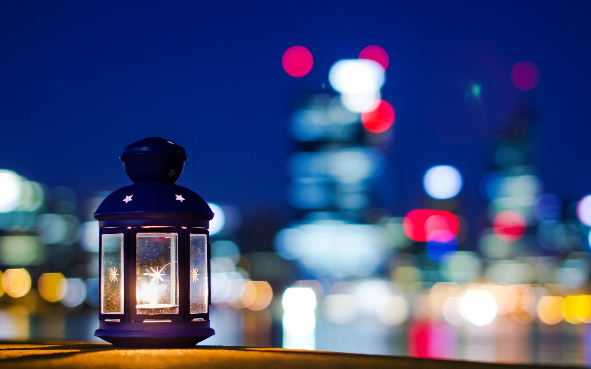 stimmung lampe laterne kerze taschenlampe schön magisch feuer sterne sternchen abend nacht stadt bokeh unschärfe hintergrund tapete widescreen vollbild widescreen widescreen