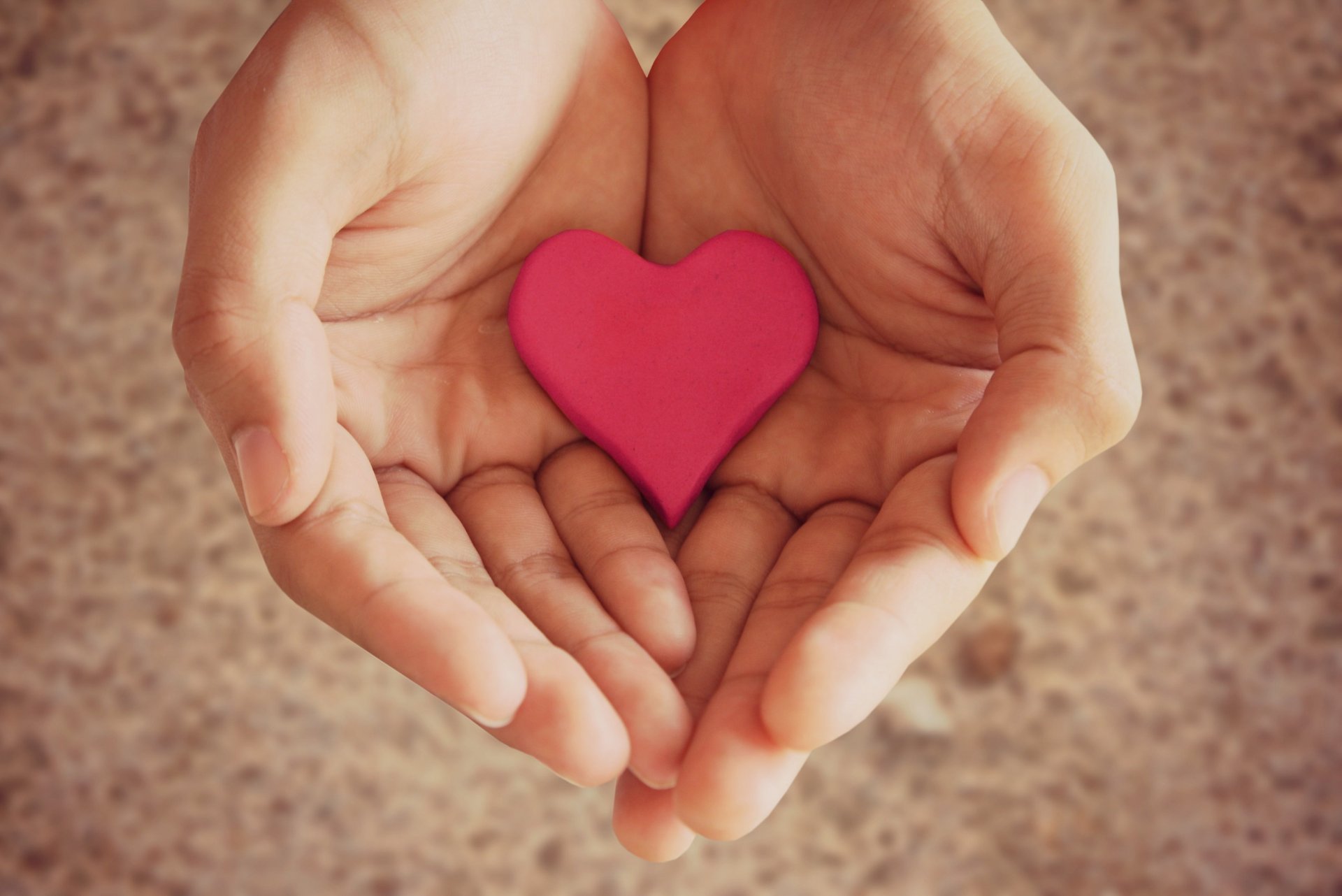 moods hands hand girl heart heart figurine pink blur background wallpaper widescreen fullscreen widescreen widescreen