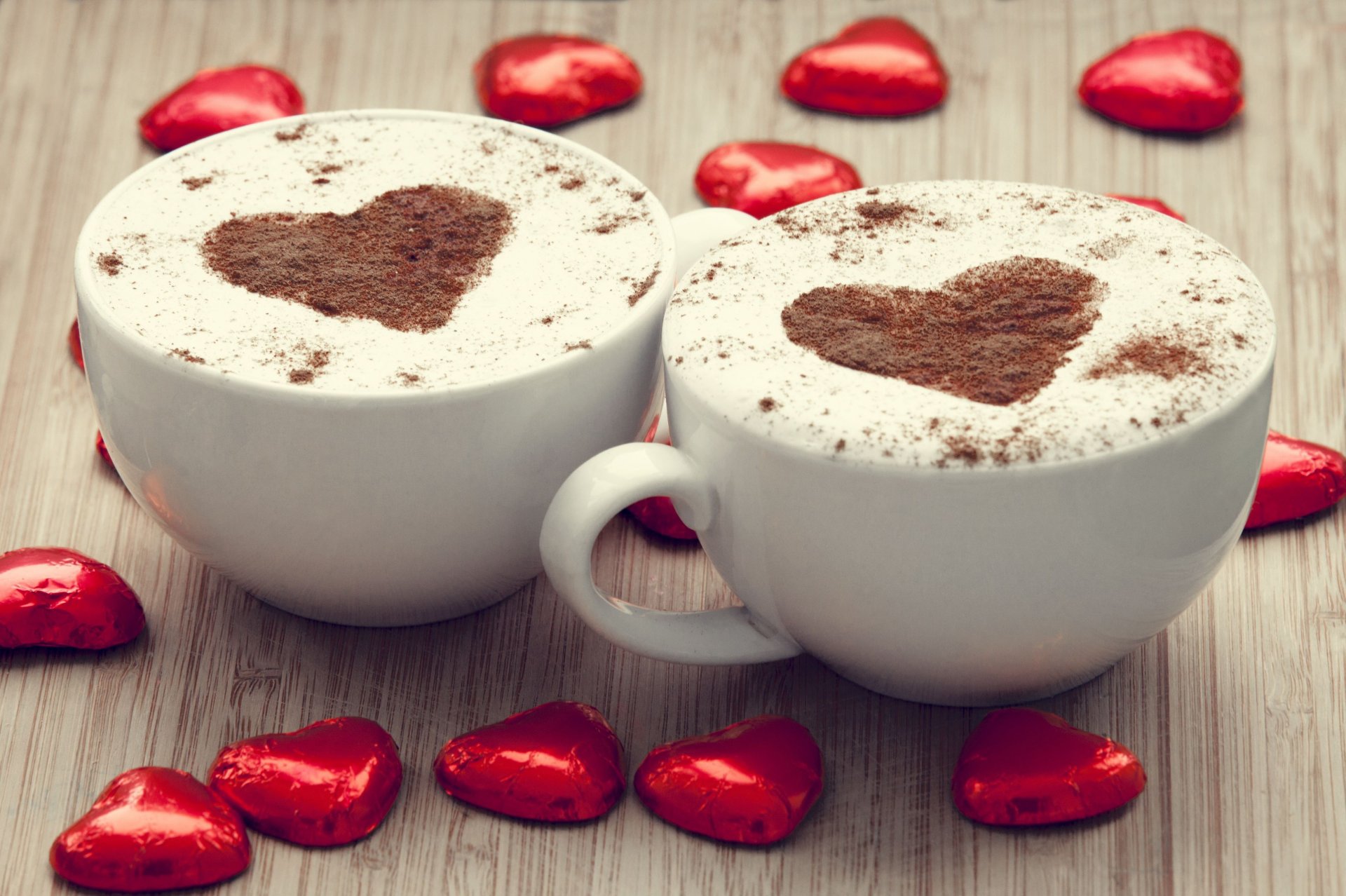 mood caffè cappuccino figura cuore cuore tazza tazze tazza cioccolato lamina rosso sfondo carta da parati widescreen schermo intero widescreen widescreen