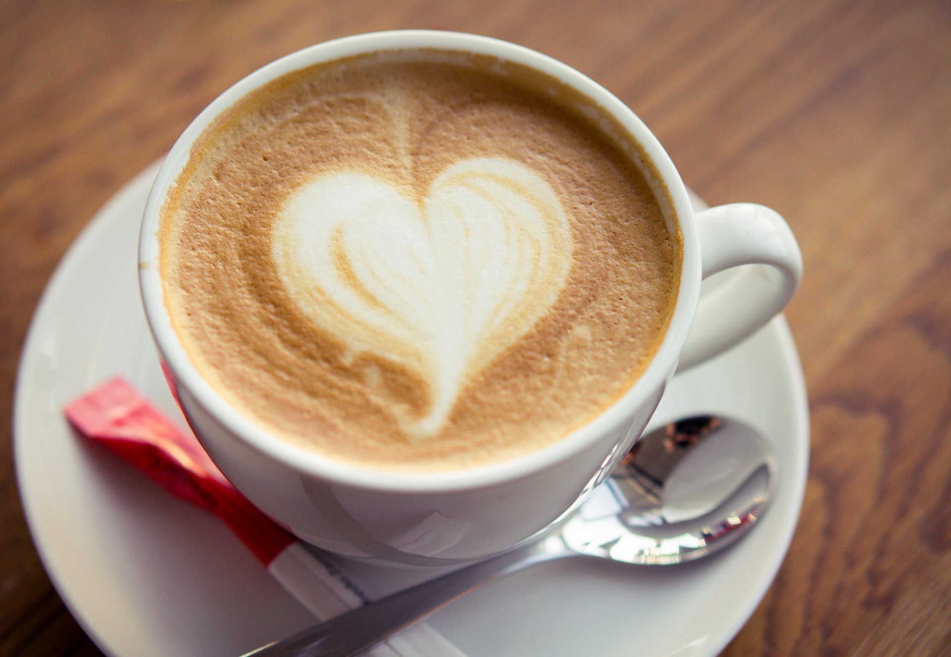 caffè cappuccino schiuma cuore tazza cucchiaio zucchero