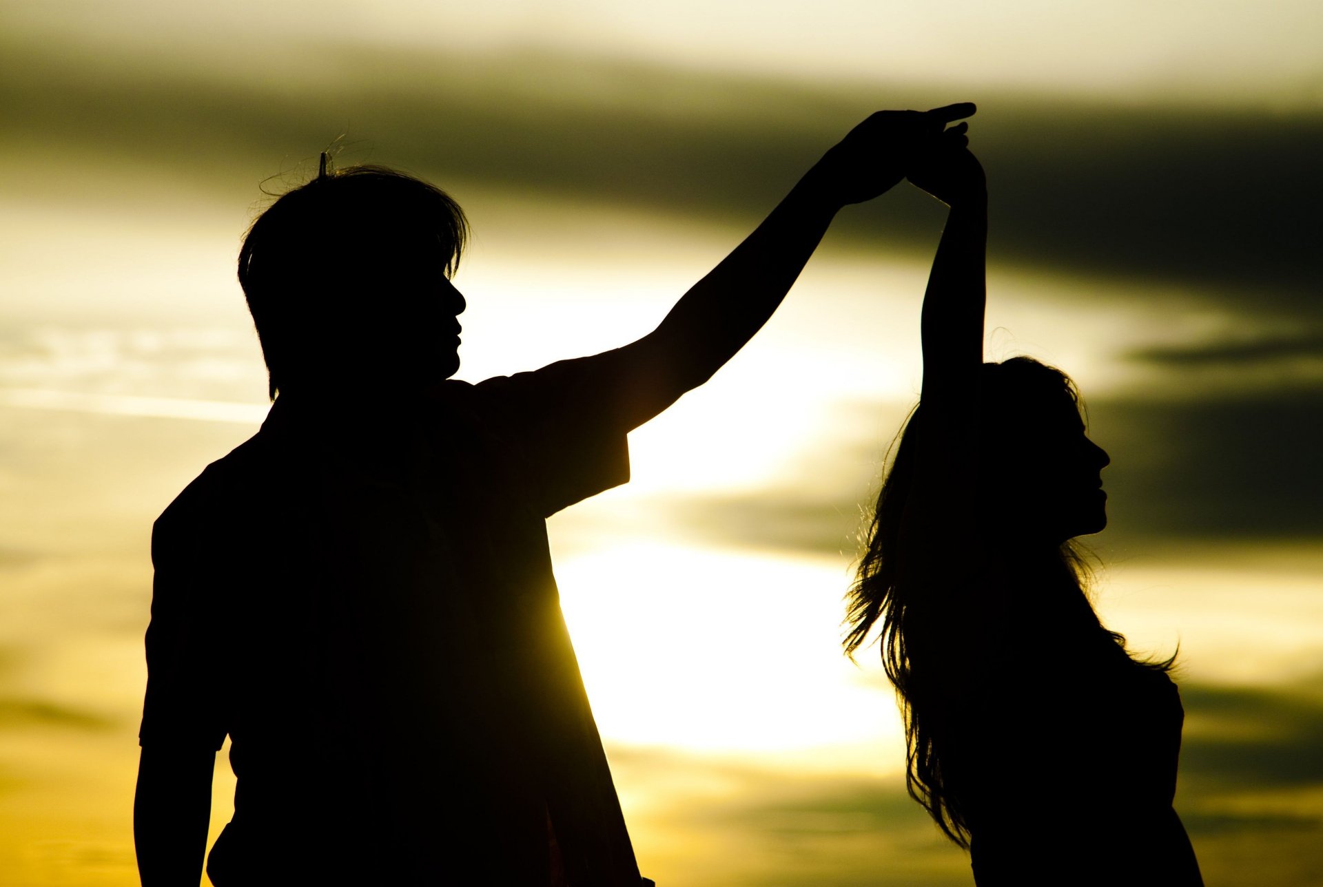 moods girl guy man woman couple lovers love feelings romance dance silhouettes movement action sunset sun background wallpaper widescreen fullscreen widescreen widescreen