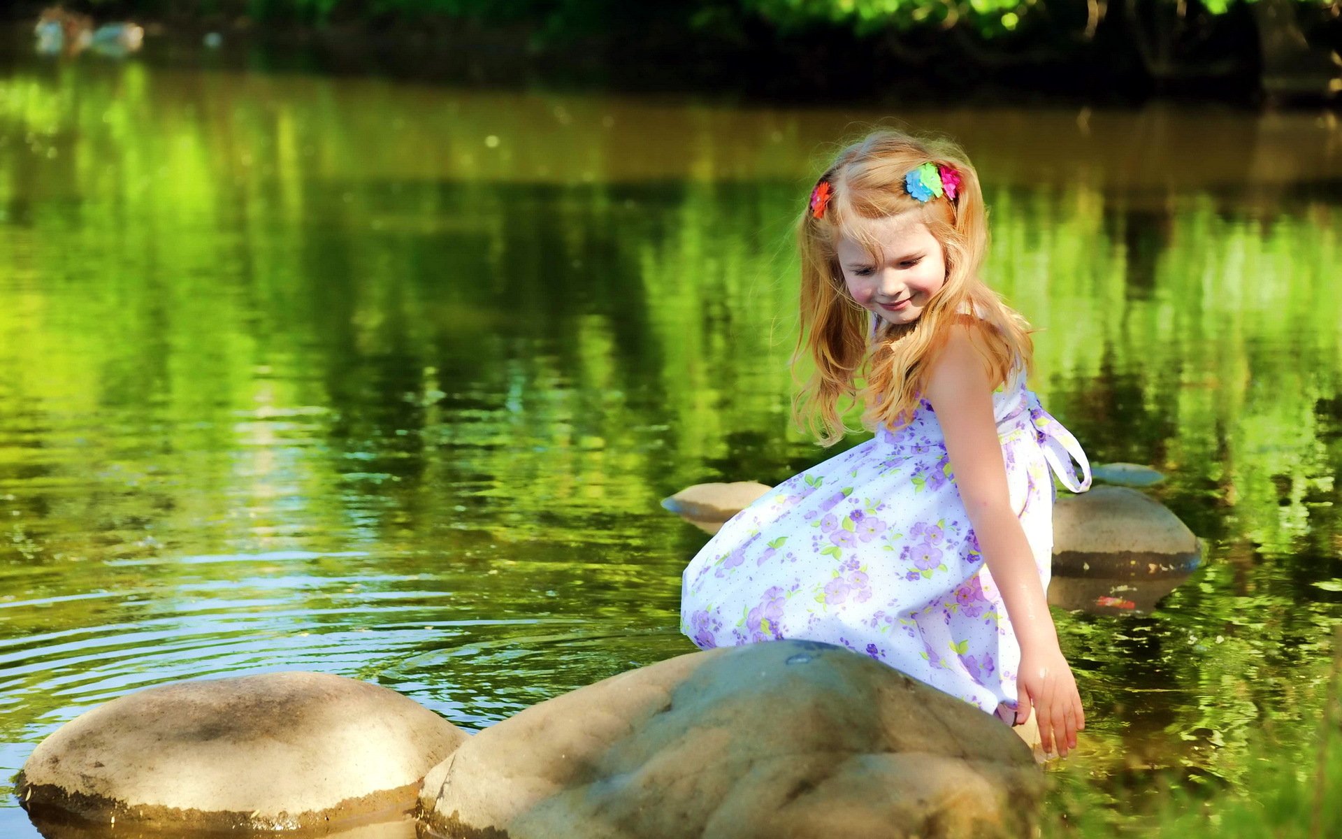 jeune fille lac été humeur