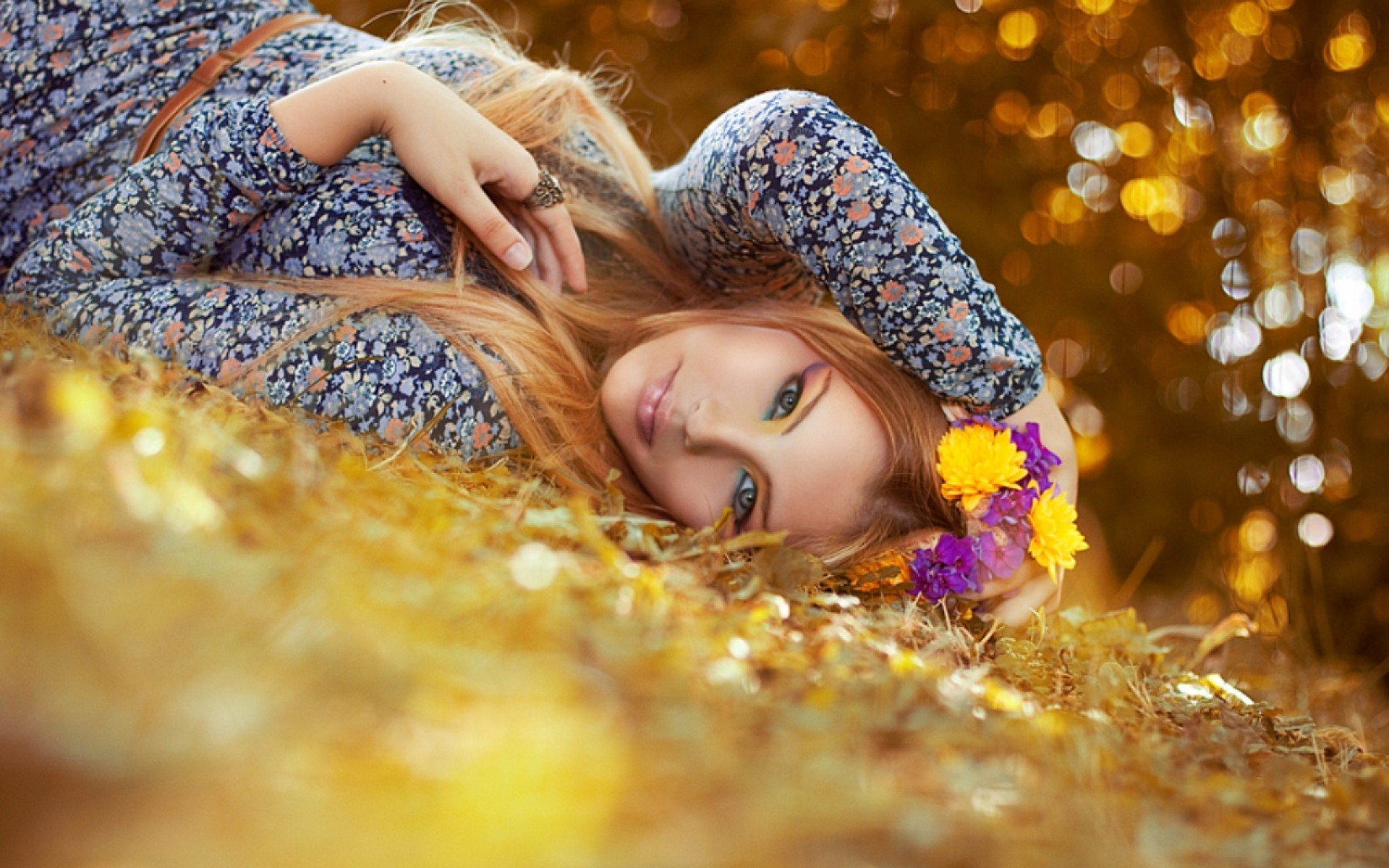 estados de ánimo chica cara mirada otoño. hojas flores flores anillo m fondo papel pintado