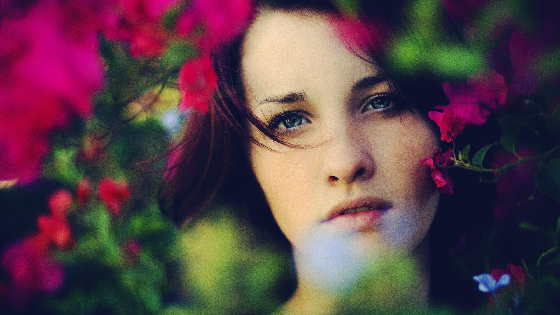 mood girl face makeup look red hair flowers plant leaves greenery foliage teeth lips background wallpaper