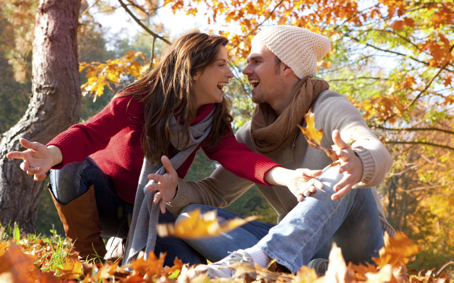 otoño amarillo hojas bosque pareja