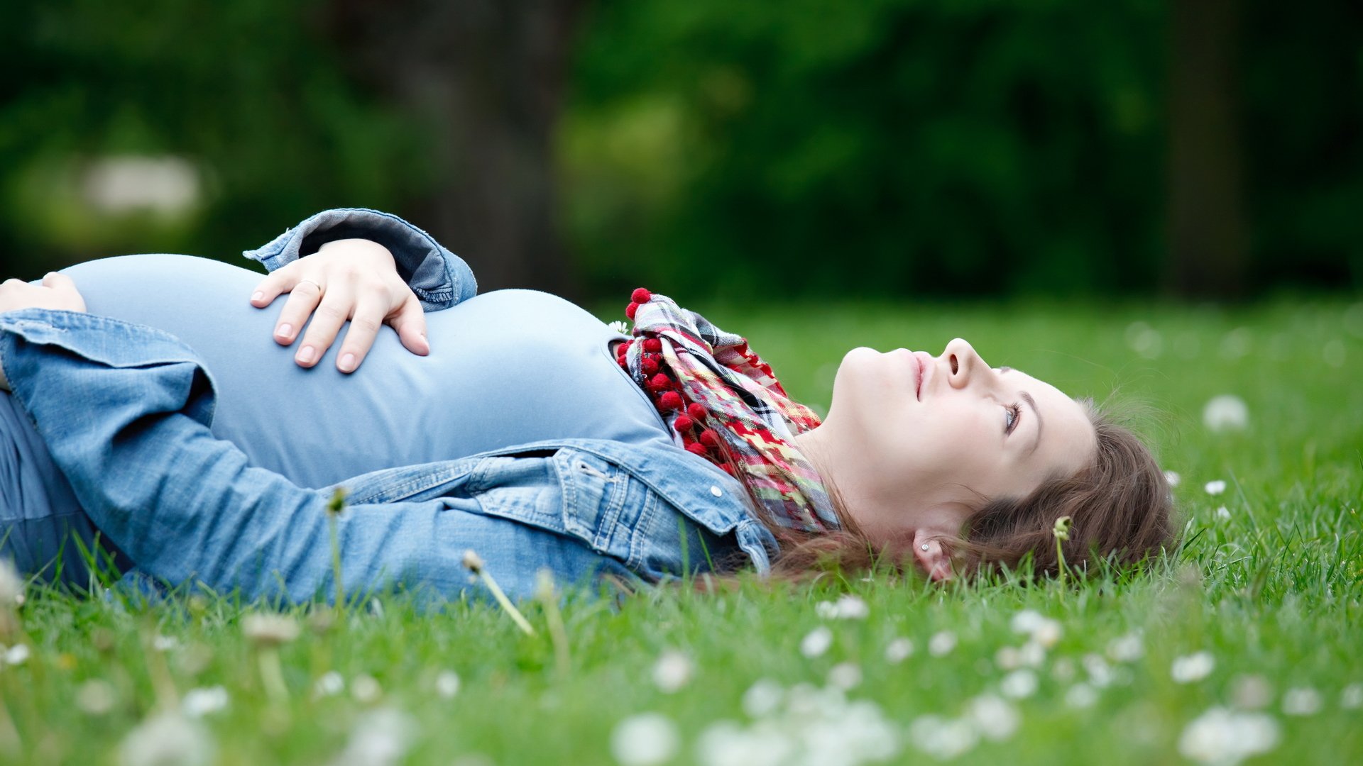 bueno estado de ánimo chica mujer mamá embarazo bebé vientre