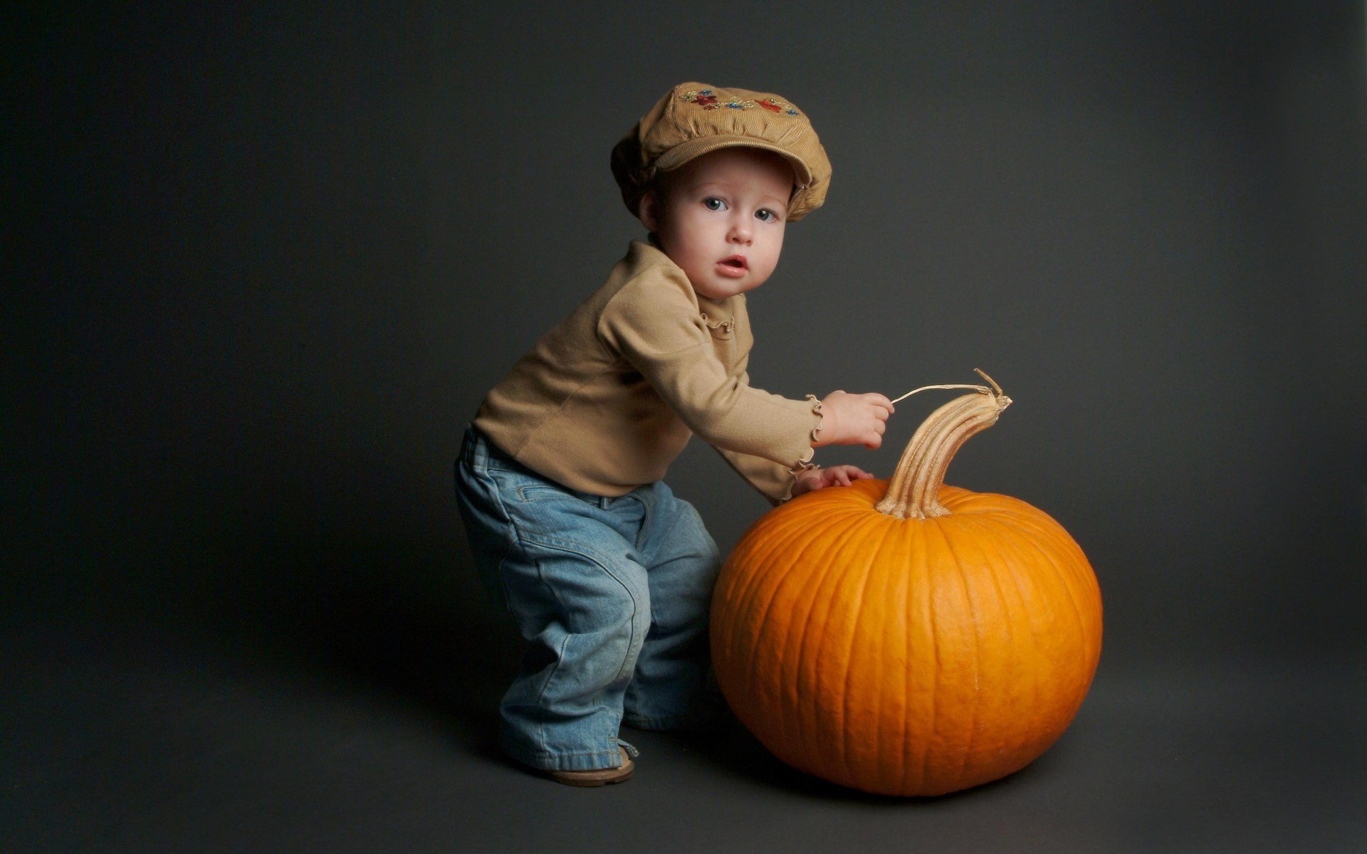 nastroje dzieci dziecko wakacje halloween dynia