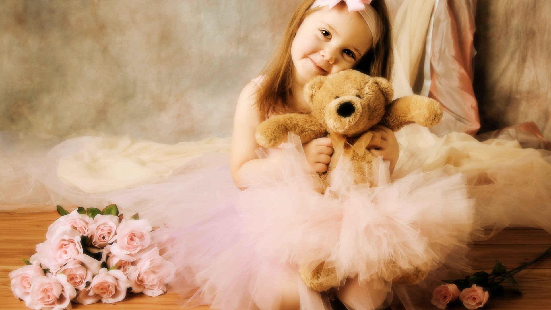 fille ours en peluche roses