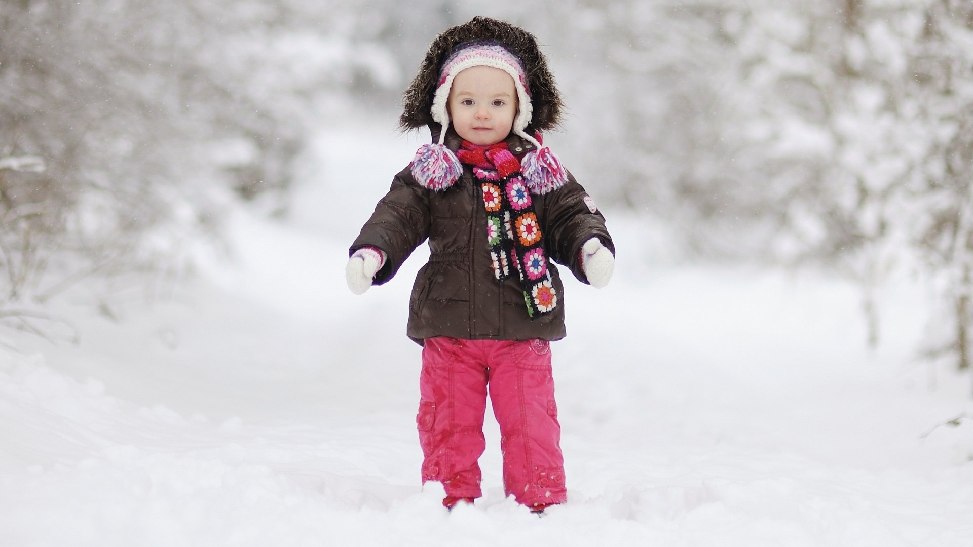 niña solitario invierno lindo elegante felicidad alegría bebé infancia nieve abrigo niña solitario invierno lindo guapo niños