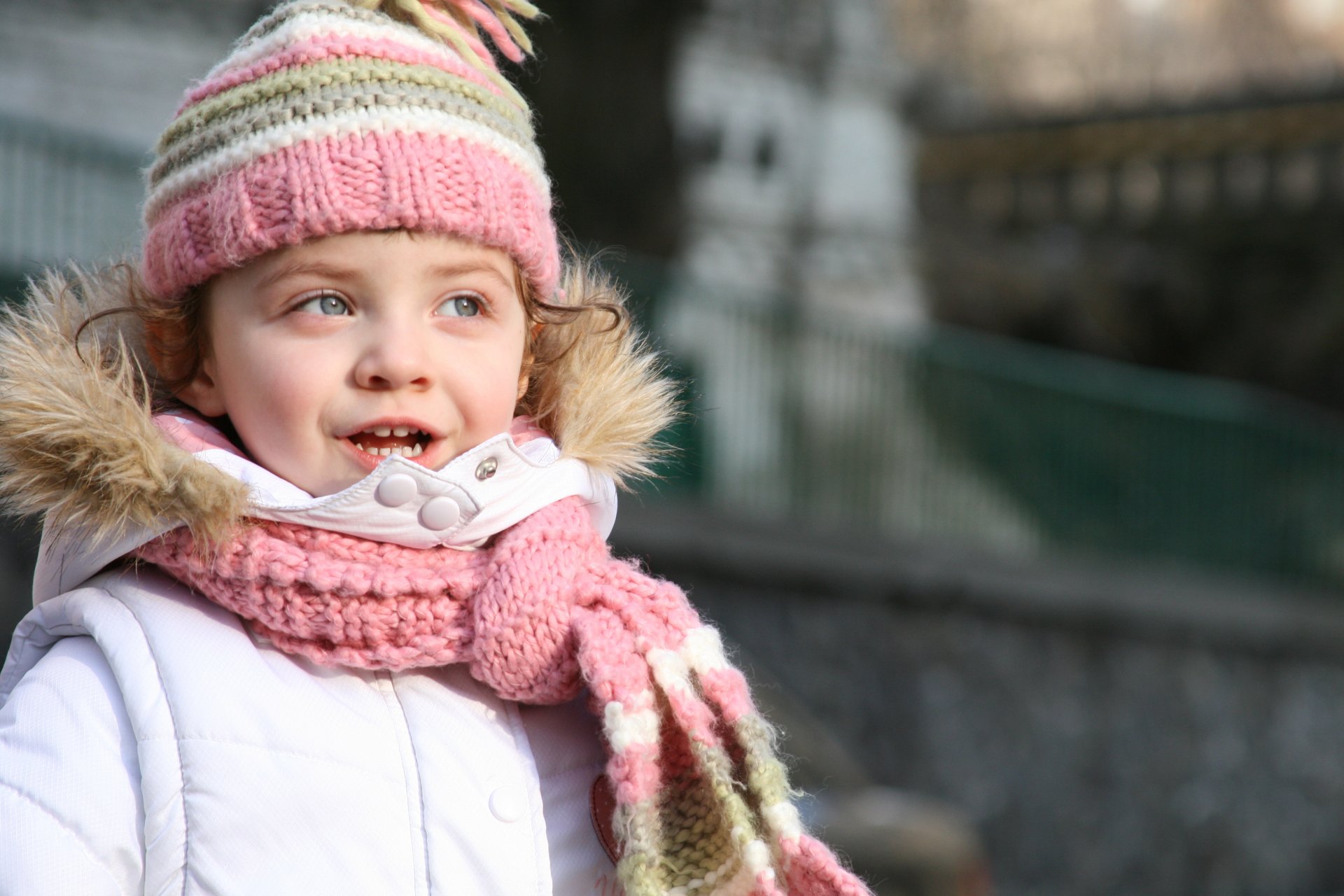 élégant fille ville écharpe enfant bonheur mignon belle enfants