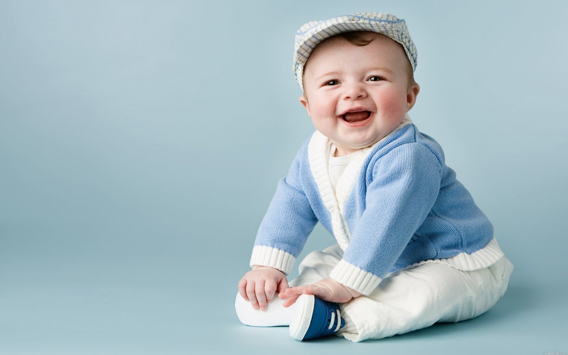 bebé niños niño niños pequeños niño hombre sonrisa positivo alegría felicidad infancia bebé