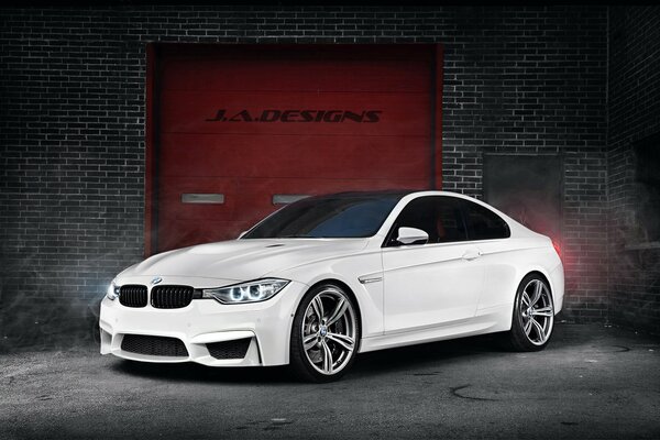 White BMW m4, concept car 2015