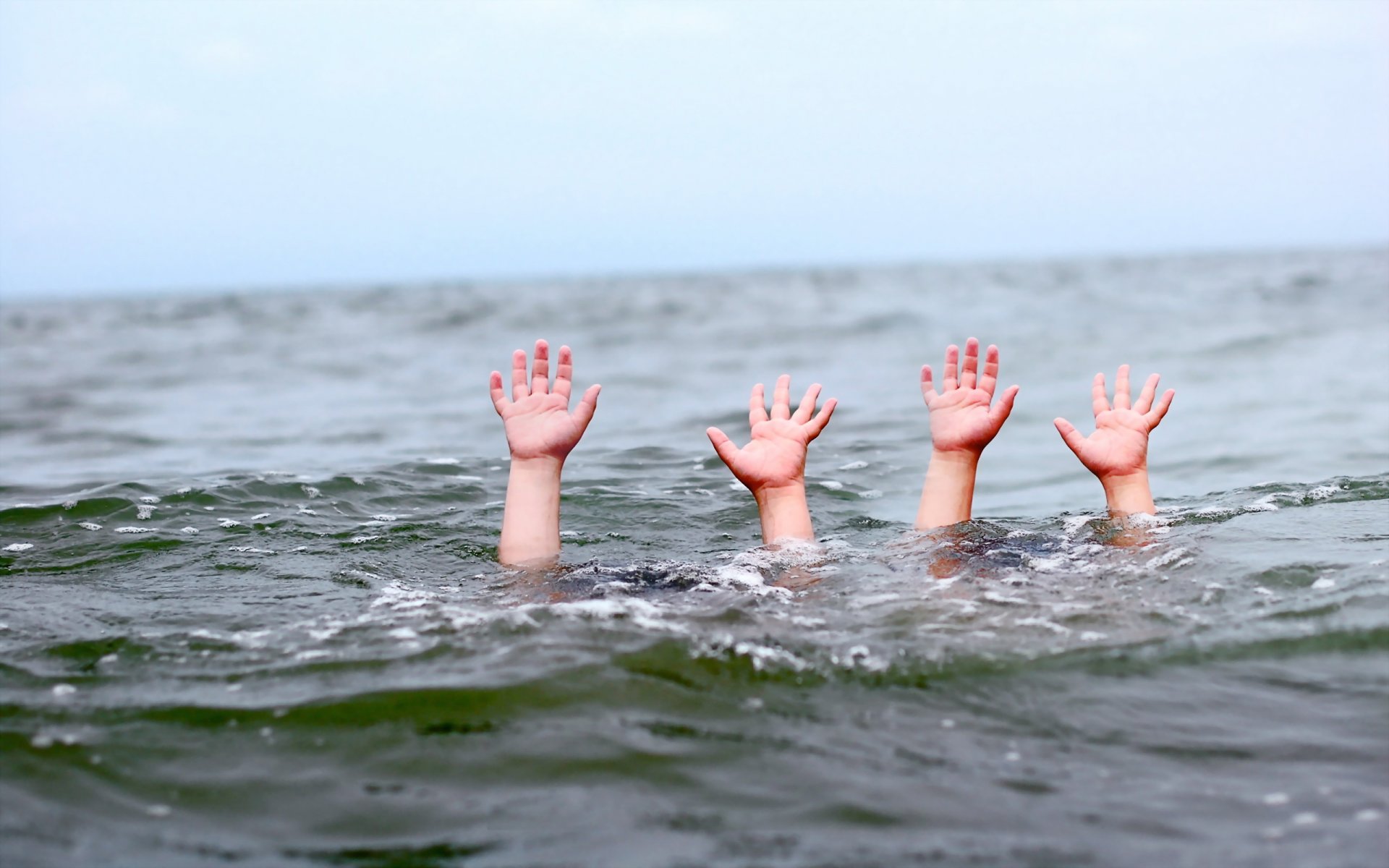 hands water background