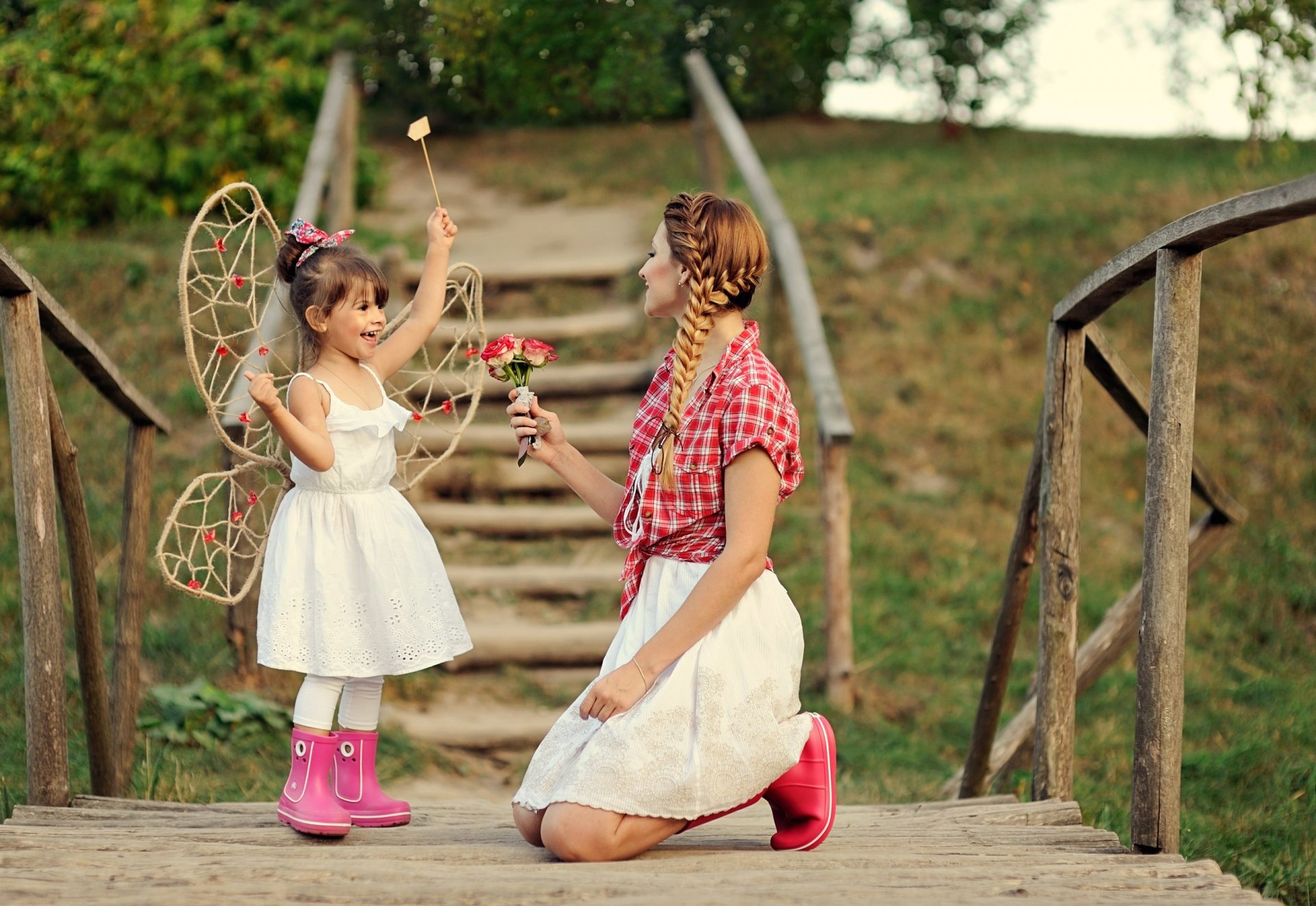 enfant une fille un pont l amour la mère de