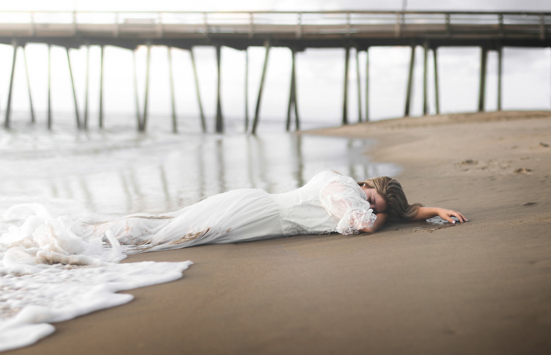 la jeune fille la mer le pont de