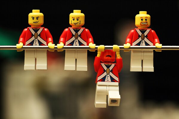 Juguetes LEGO hombres rojos