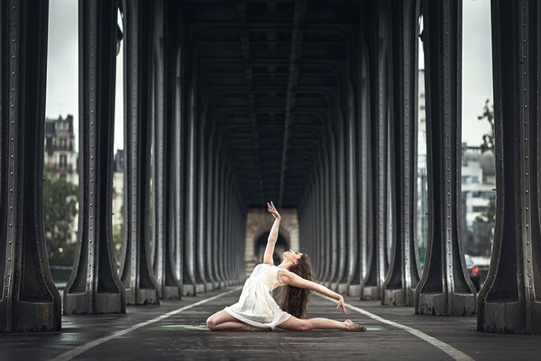 Chica bailando. Hermosa chica