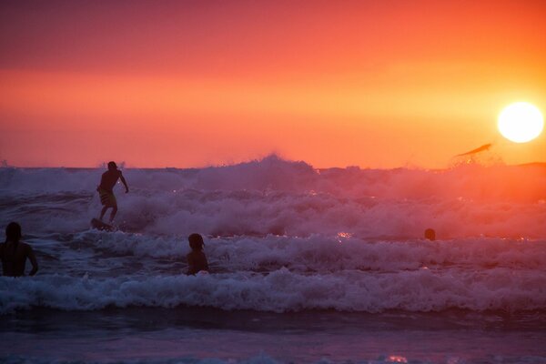 Schöner Sonnenuntergang am Meer