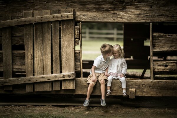 Kinderfreundschaft von Jungen und Mädchen