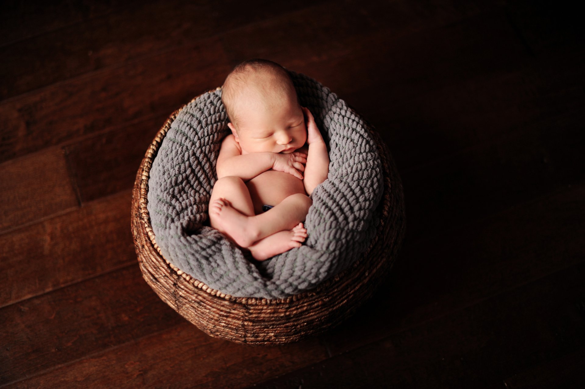 enfants bébé nourrisson le panier le sommeil