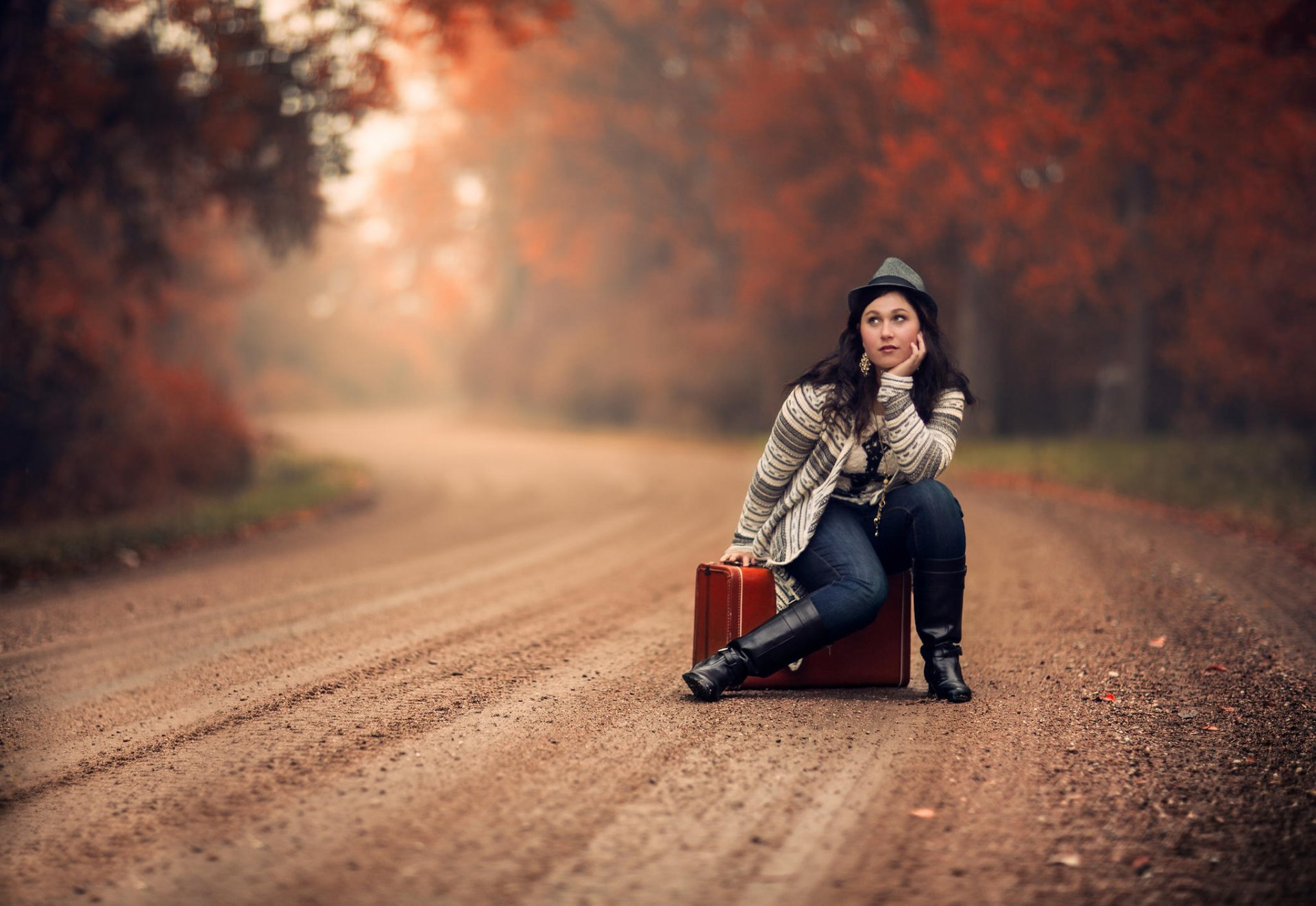 la jeune fille valise automne route automne-road