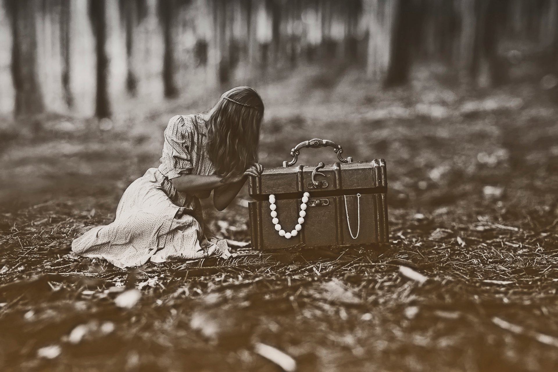 la forêt coffre jeune fille