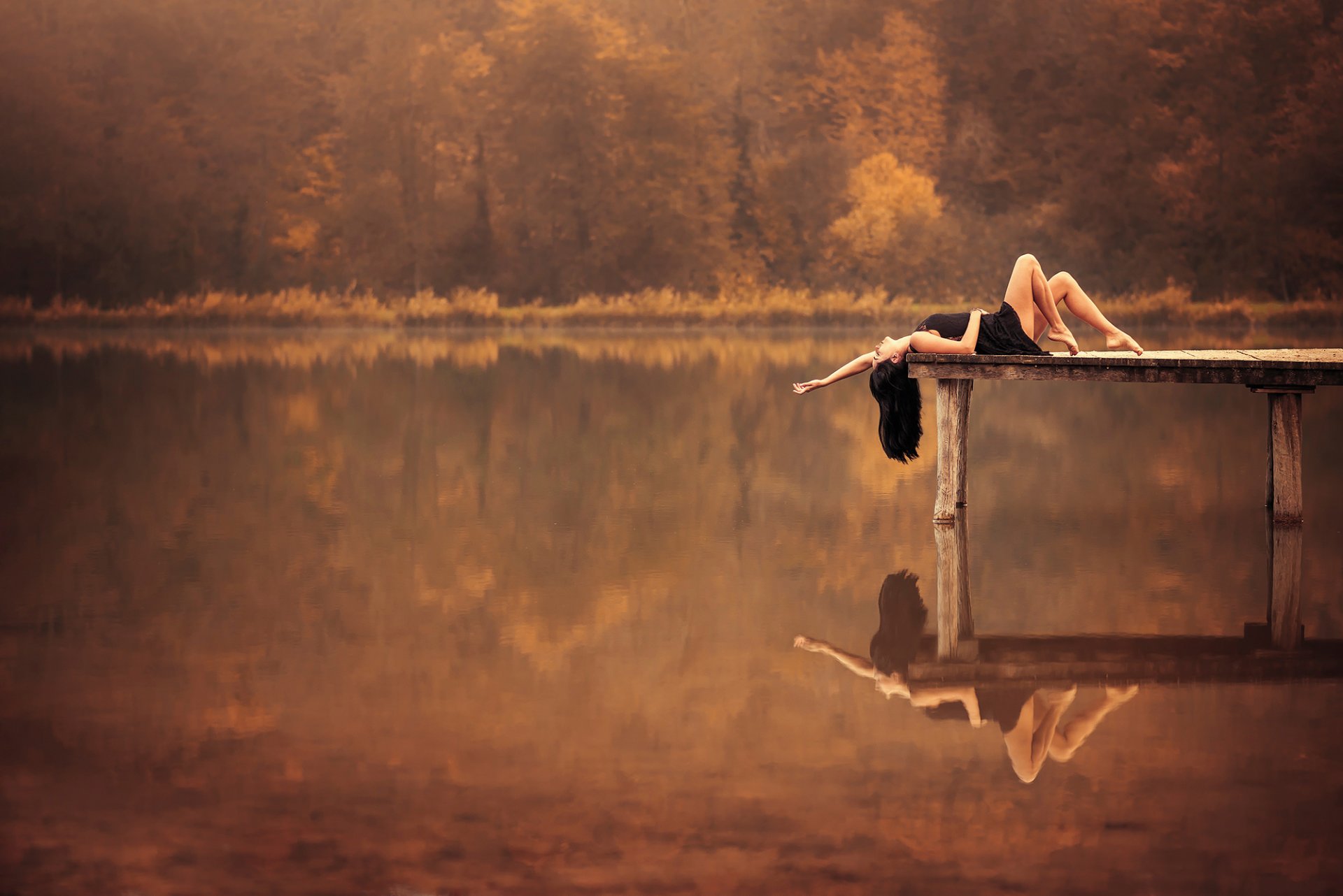 leslie boulnois muelle otoño reflexión piernas cabello naturaleza mañana