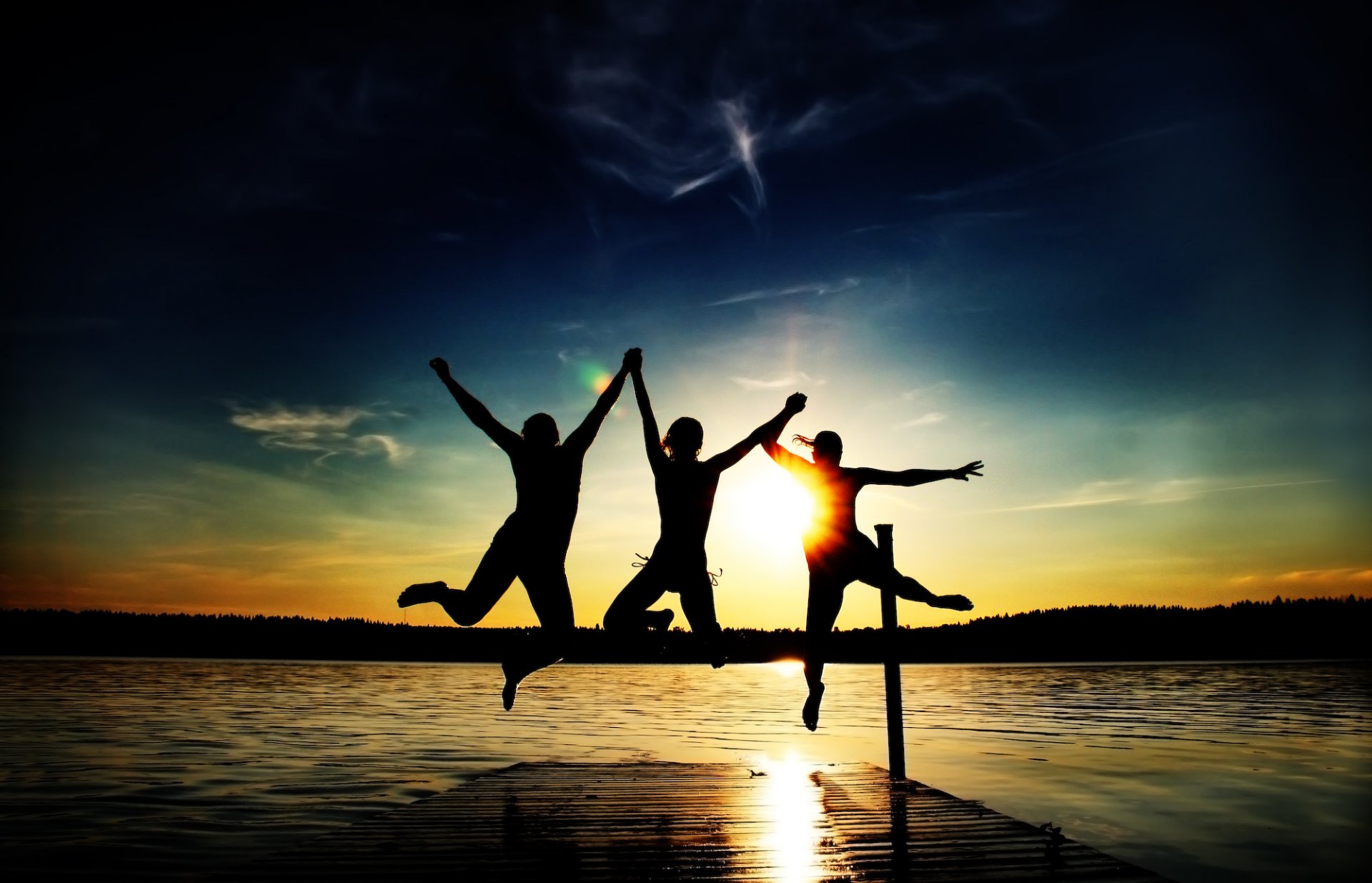 stimmung drei freude strand sprung see sonnenuntergang menschen abend sonne sommer urlaub