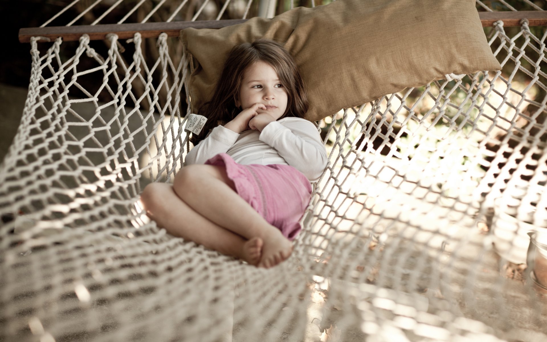 humeur enfants humeur bébés malish bébé malish hamac loisirs été plages se détendre filles enfant fille filles tendresse insouciance