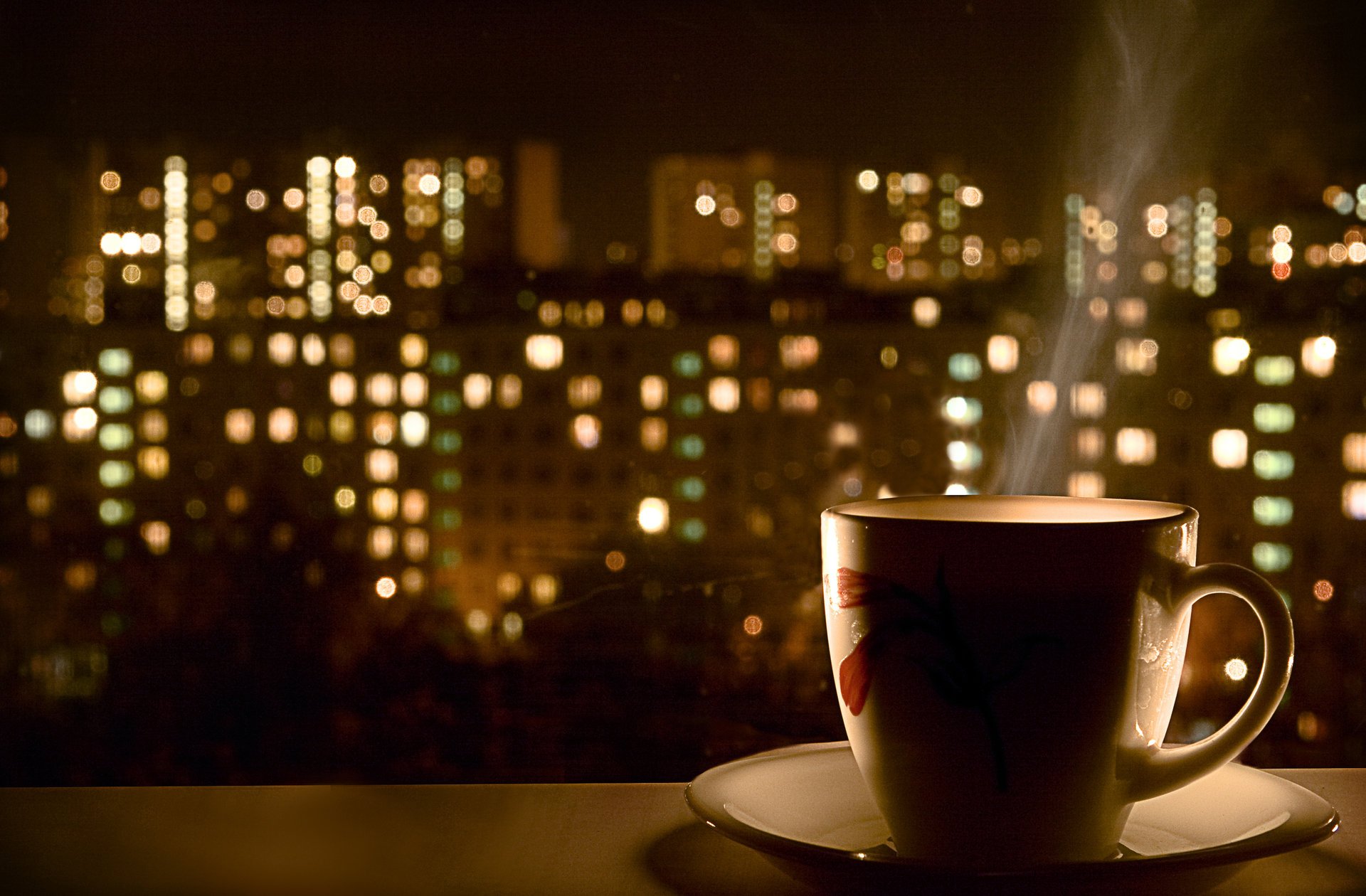 tasse café chaud nuit lumières