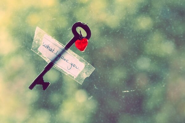 The key to the heart with a declaration of love