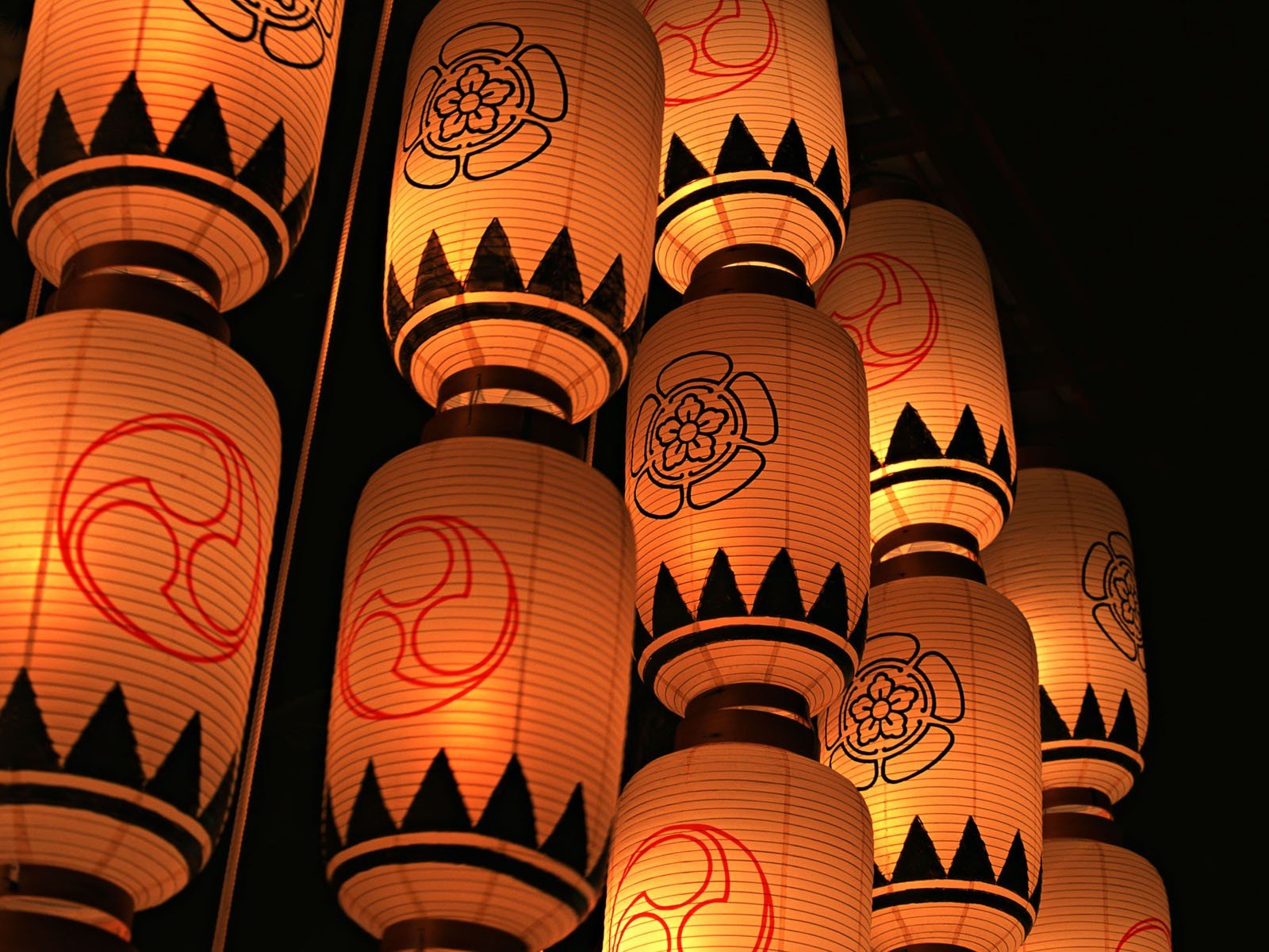 japan lamps night