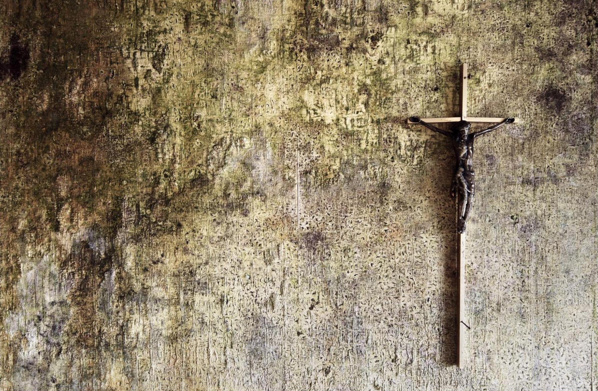 wall cross background