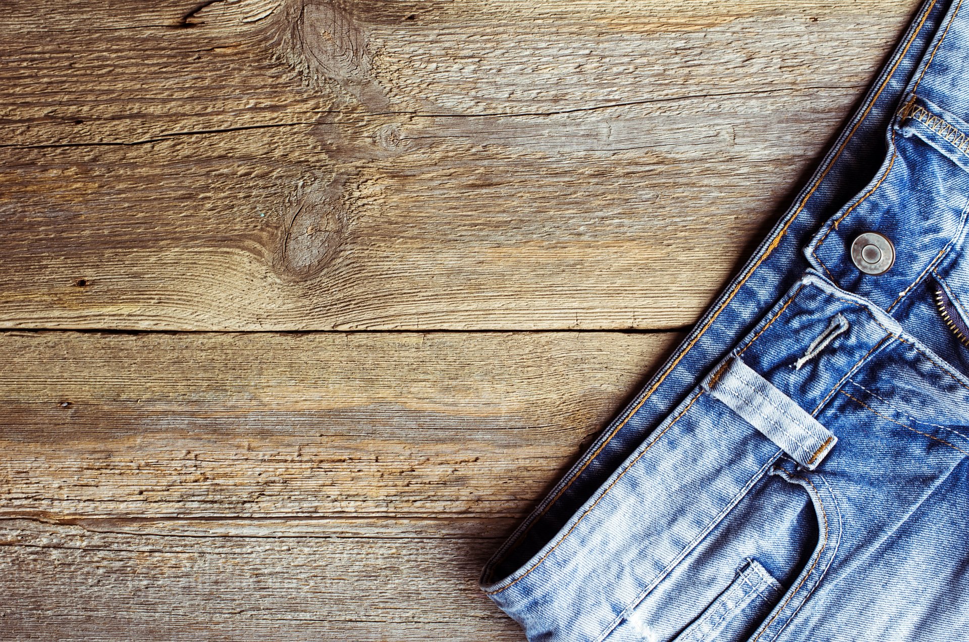 tissu jeans plancher bois