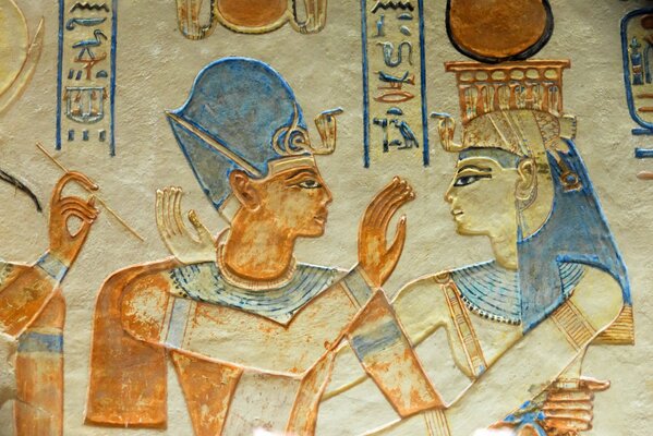 Peintures égyptiennes représentant des pharaons