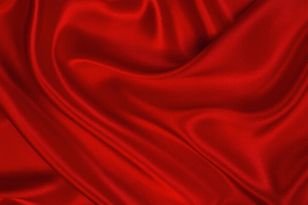 Satin fluide rouge pour les belles femmes