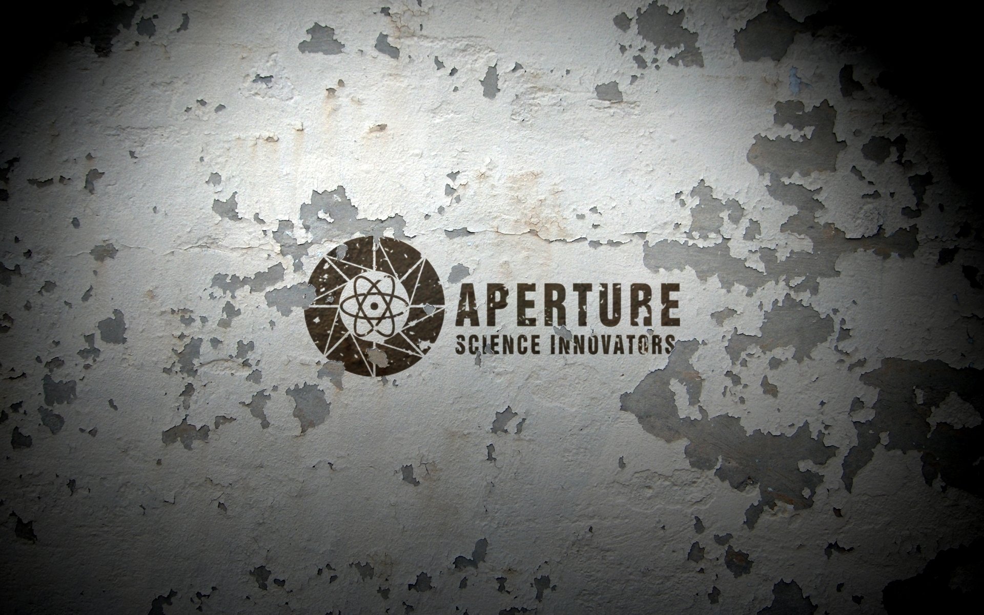 aperture science eine wand die mit farbe abplatzt