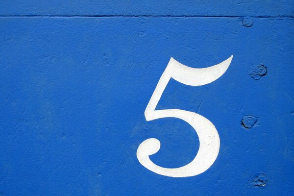 Le chiffre cinq n est pas un mur coloré