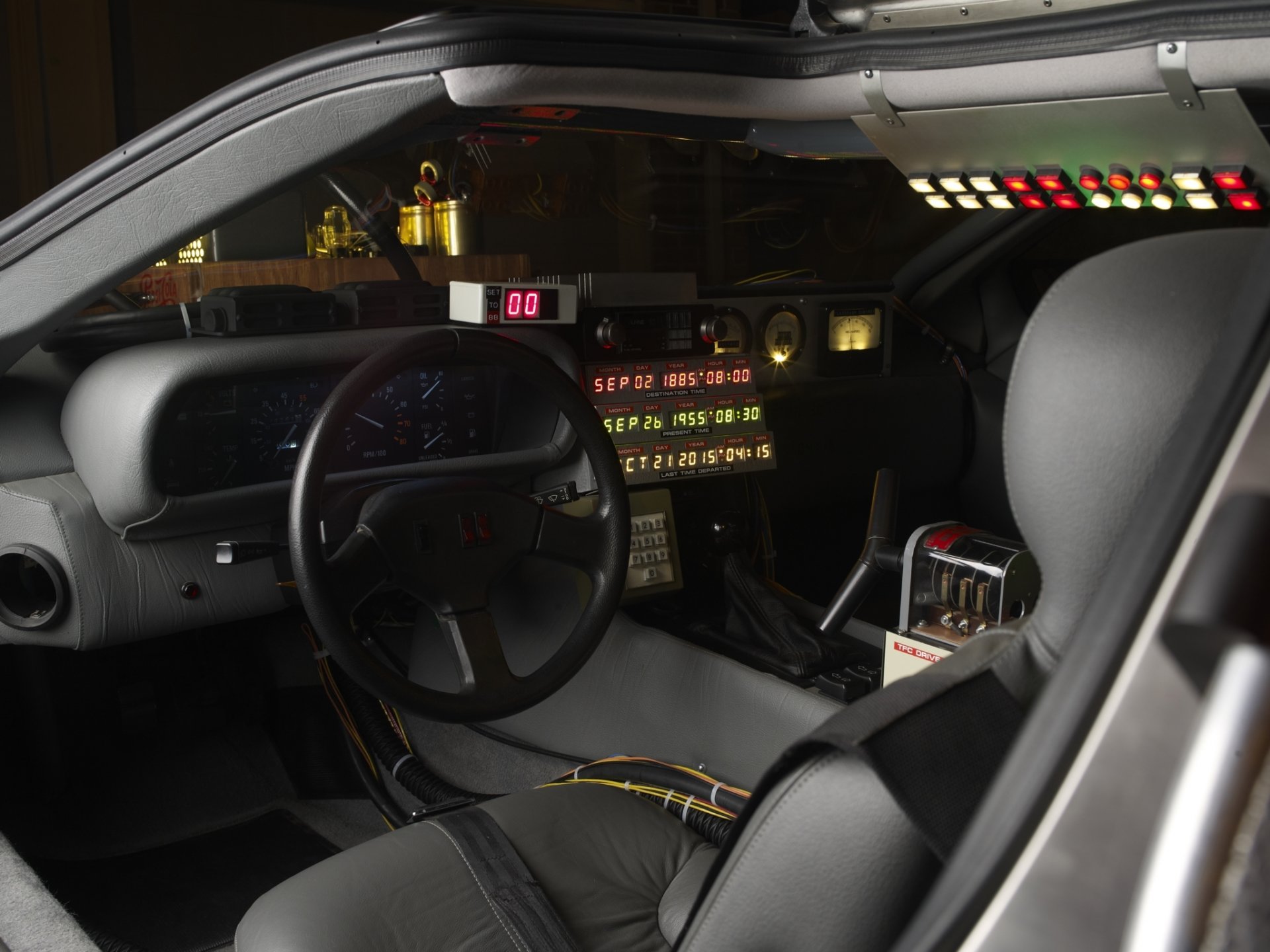 time machine back to the future dashboard workplace temponavta delorean