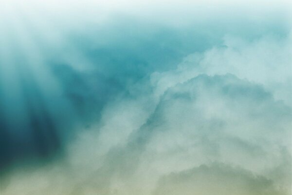 Nuages blancs dans le ciel bleu