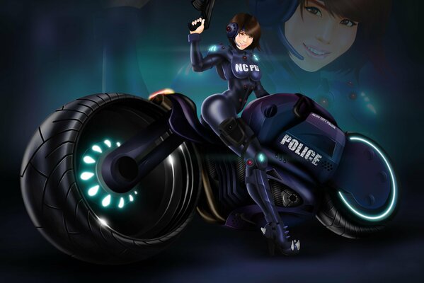 Mädchen im Polizeikostüm auf einem riesigen Motorrad