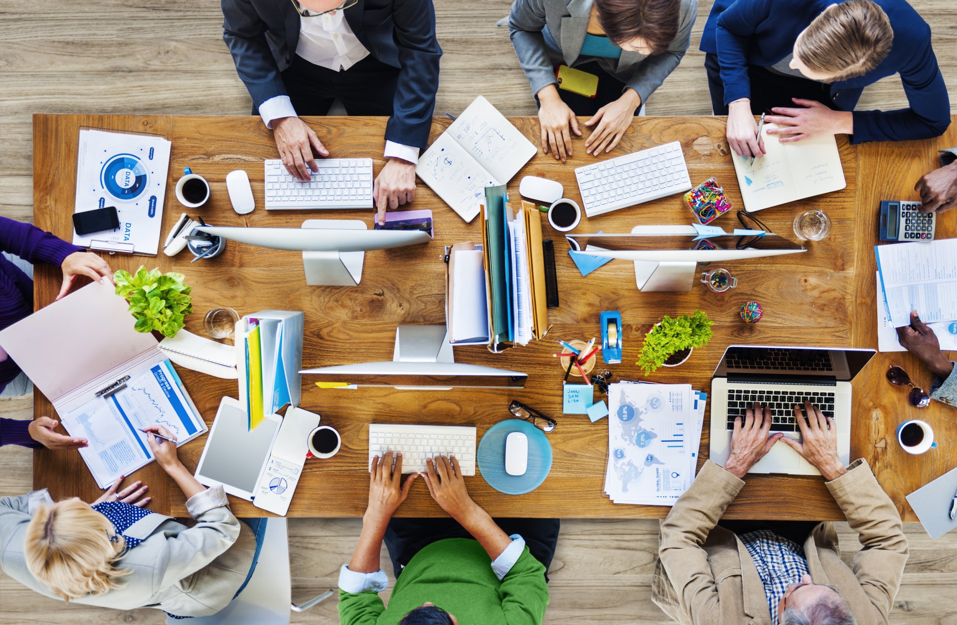 lavoro di gruppo collaborazione strumenti ufficio